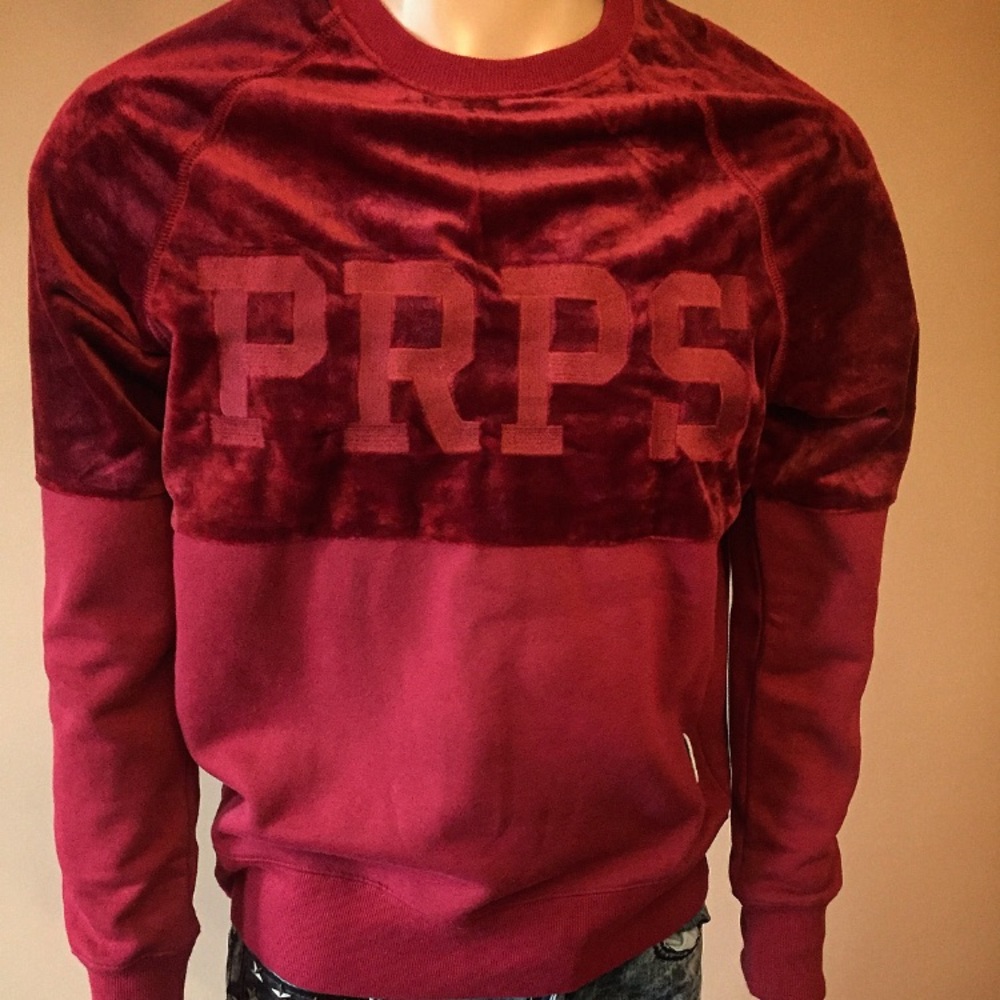 Beautiful velvet sweater NWOT (medium)